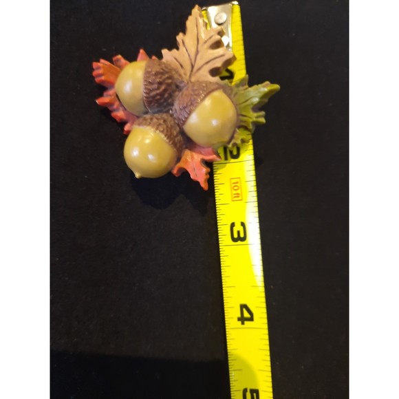 Vintage Plastic Acorn with Oak Leave Pin, Brooch, Fall Pin - Picture 5 of 8